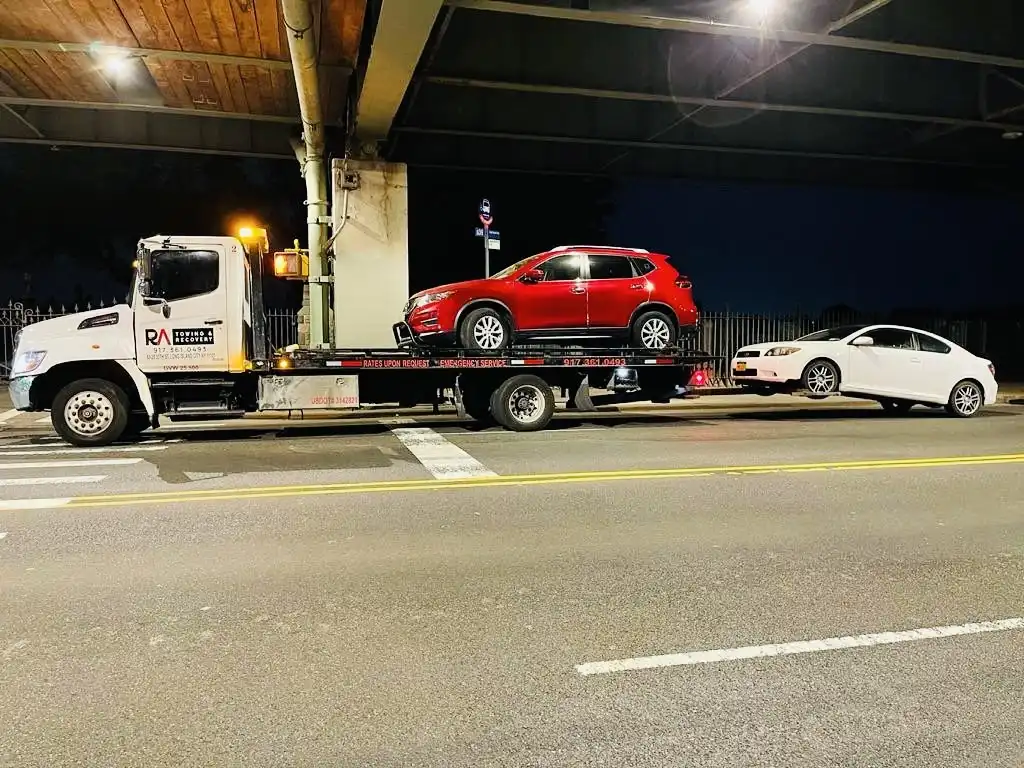 flatbed truck towing