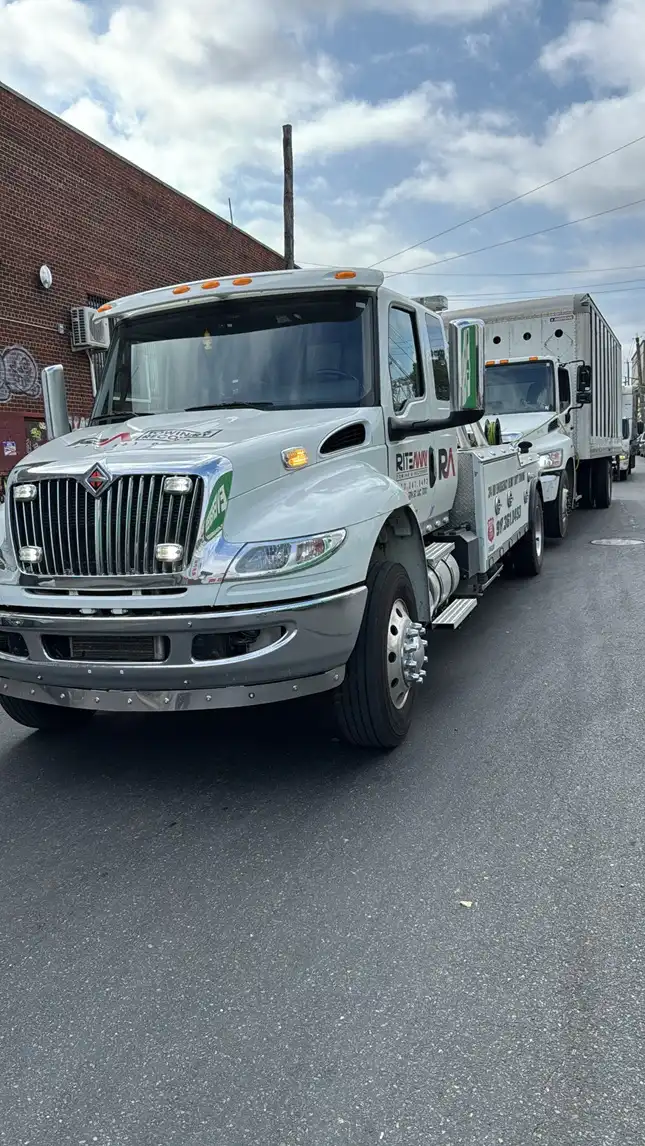 brooklyn box truck towing